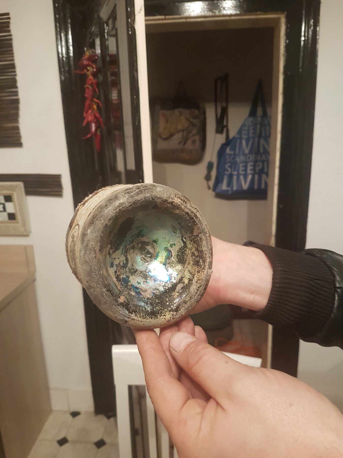 A second bottle form, profile