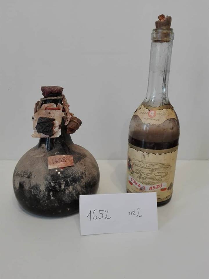 Bottle no. 2 beside a 1958 Tokaji Aszú