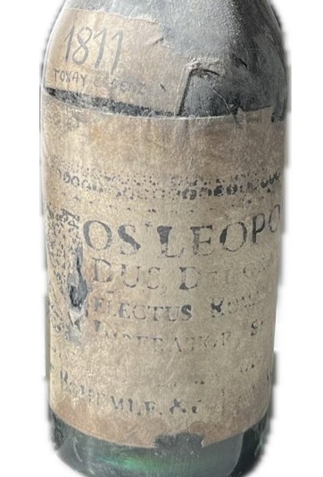 The label of the 1811 bottle in detail