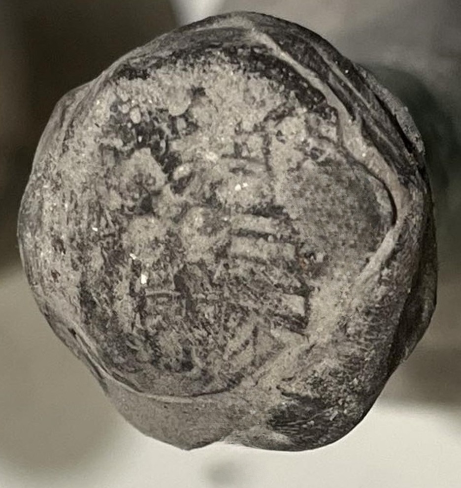 The wax seal with the three matched details marked 1, 2 and 3