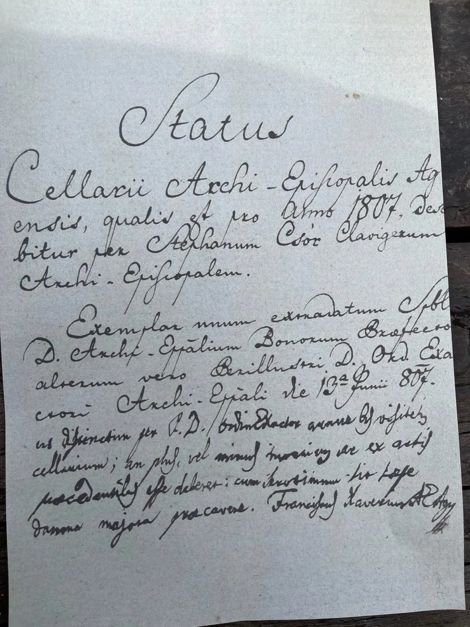 The title page: Status Cellarii Archi-Episcopalis Agriensis for 1807, with the archbishop&rsquo;s audit order beneath