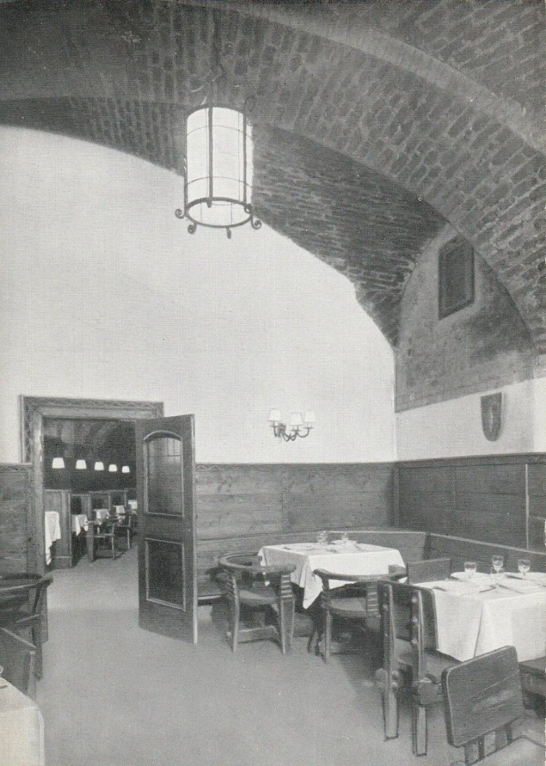 Postcard advertising the Alter Hofkeller