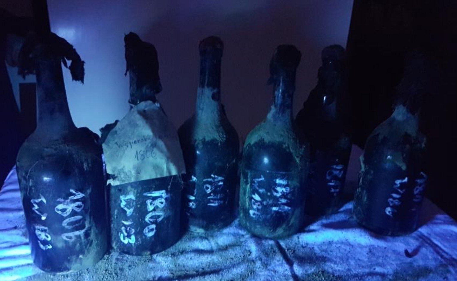 Very old Tokaji under UV light